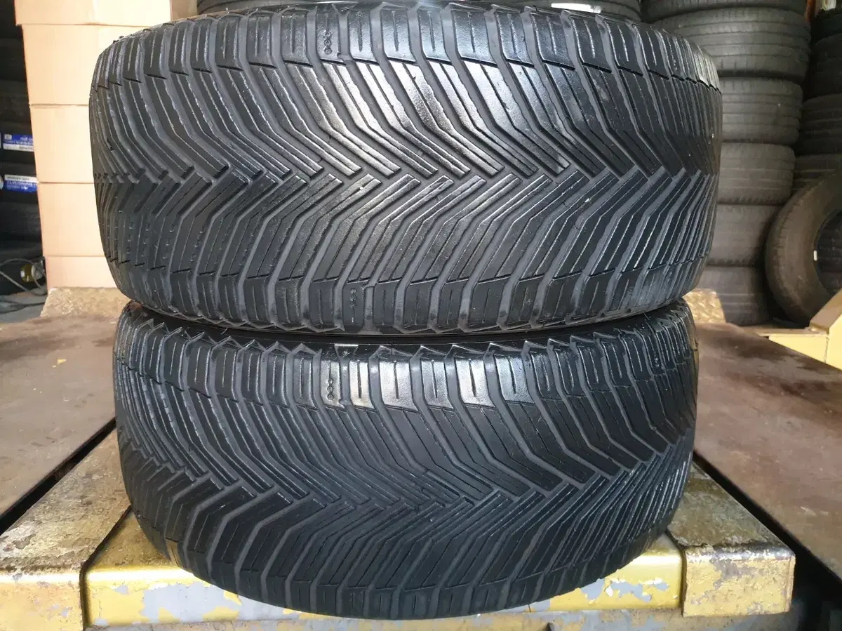 중고타이어 미쉐린 크로스클라이밋2 245/40R 19 98Y 2본 세트